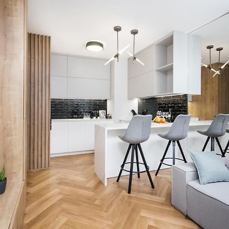 Luxury Apartments Mennica Residence - Golden Apartments - City Center Varsó Kültér fotó