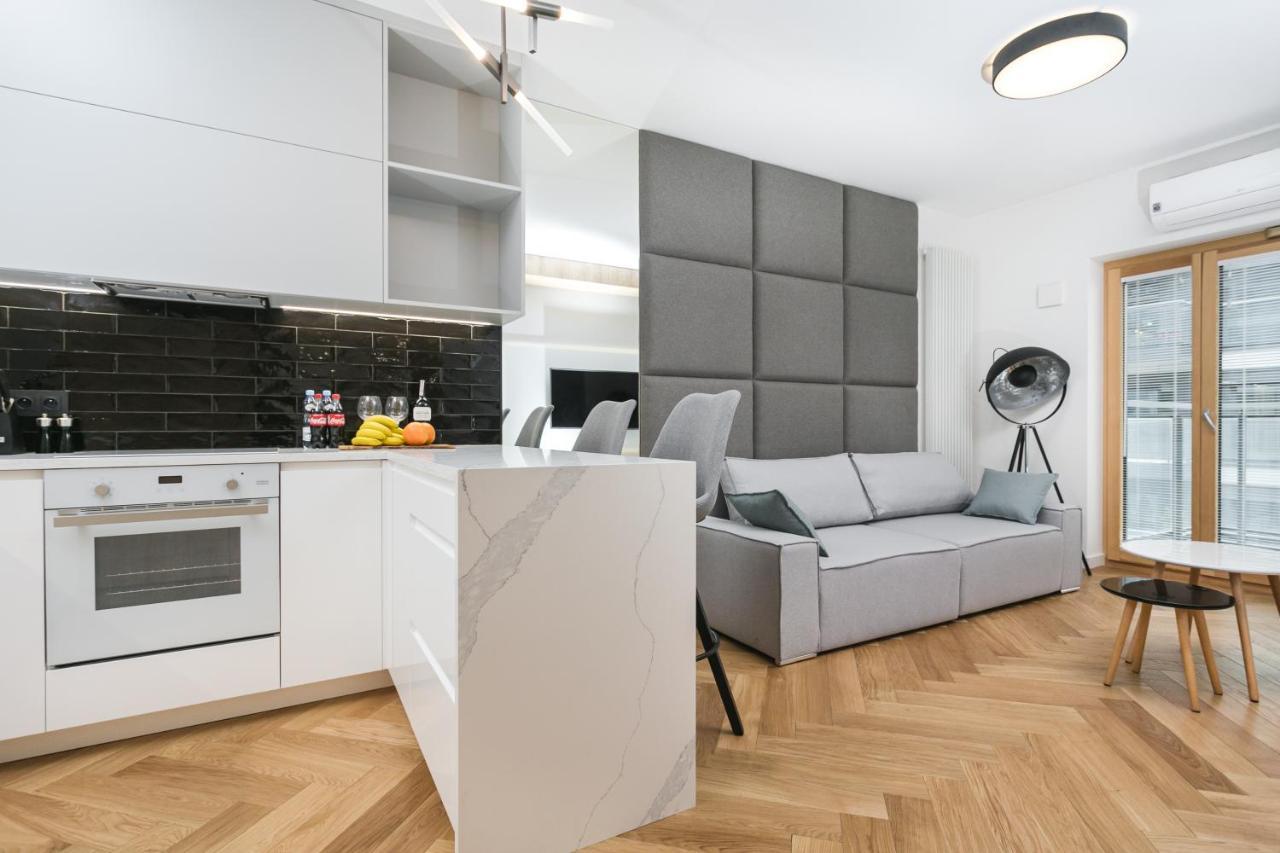 Luxury Apartments Mennica Residence - Golden Apartments - City Center Varsó Kültér fotó