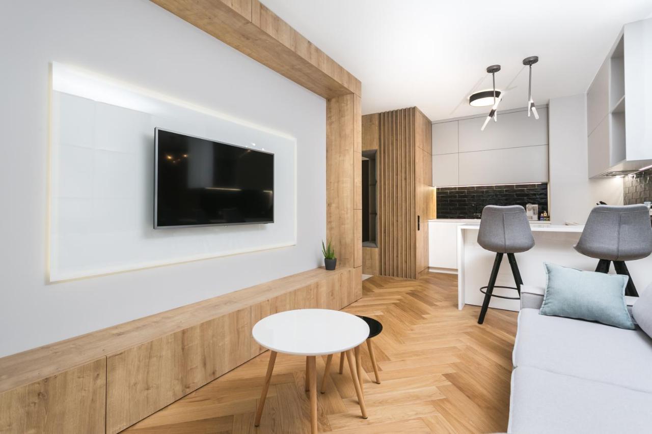 Luxury Apartments Mennica Residence - Golden Apartments - City Center Varsó Kültér fotó