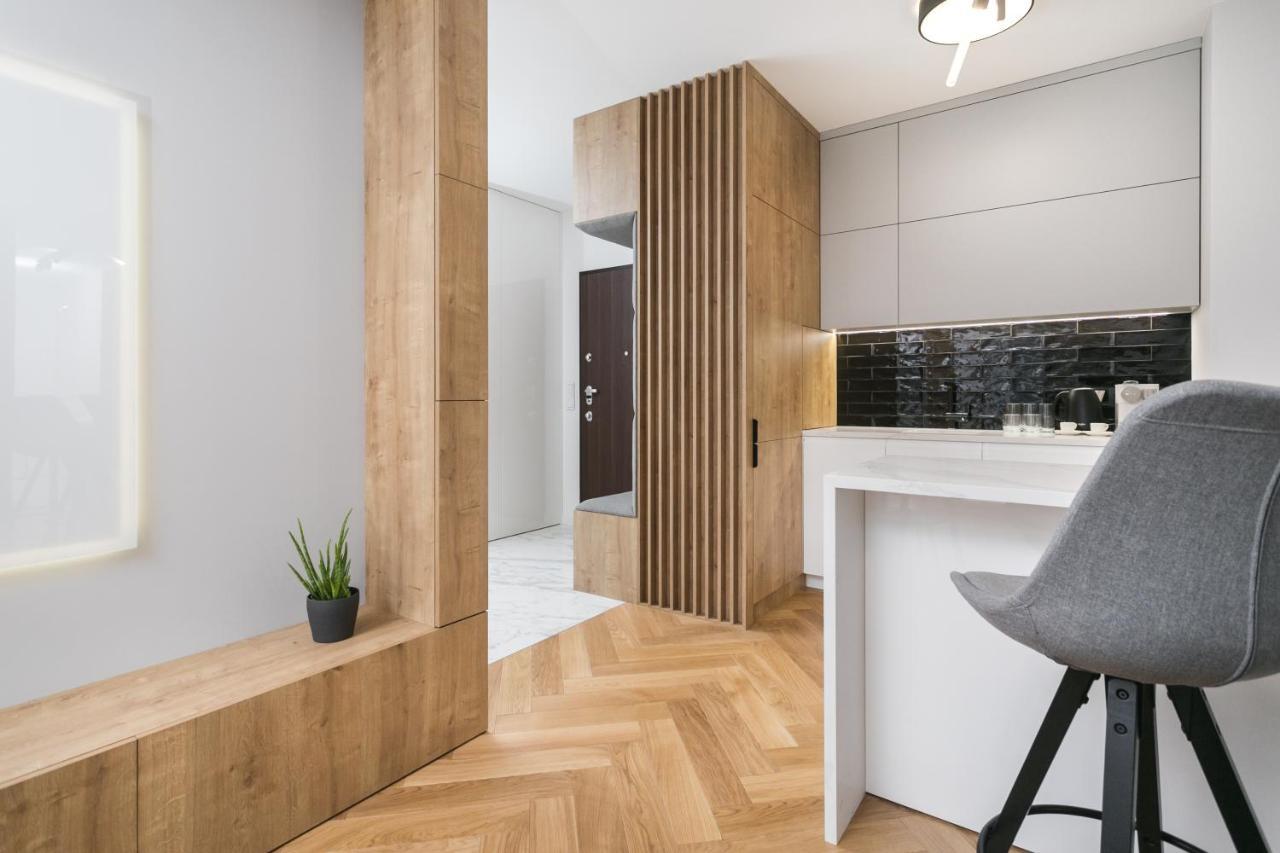 Luxury Apartments Mennica Residence - Golden Apartments - City Center Varsó Kültér fotó