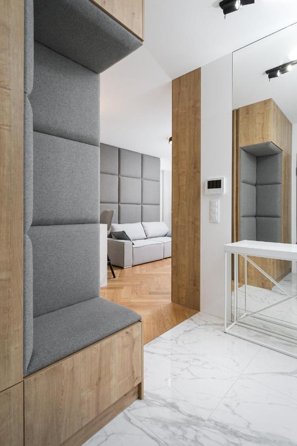 Luxury Apartments Mennica Residence - Golden Apartments - City Center Varsó Kültér fotó