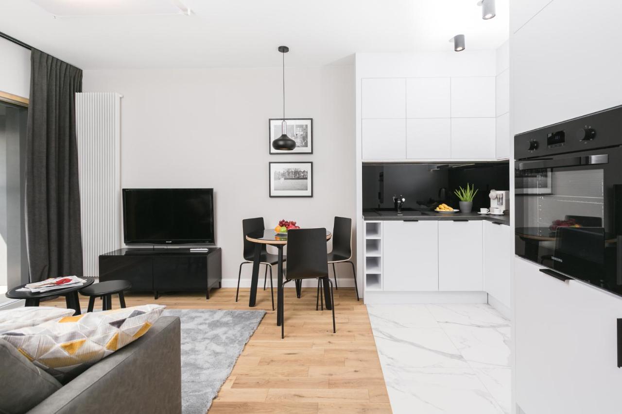 Luxury Apartments Mennica Residence - Golden Apartments - City Center Varsó Kültér fotó